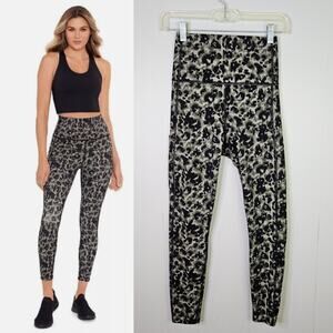 MIRACLESUIT Tummy Control Leggings Tortoise Shell Size Small Black Green $86